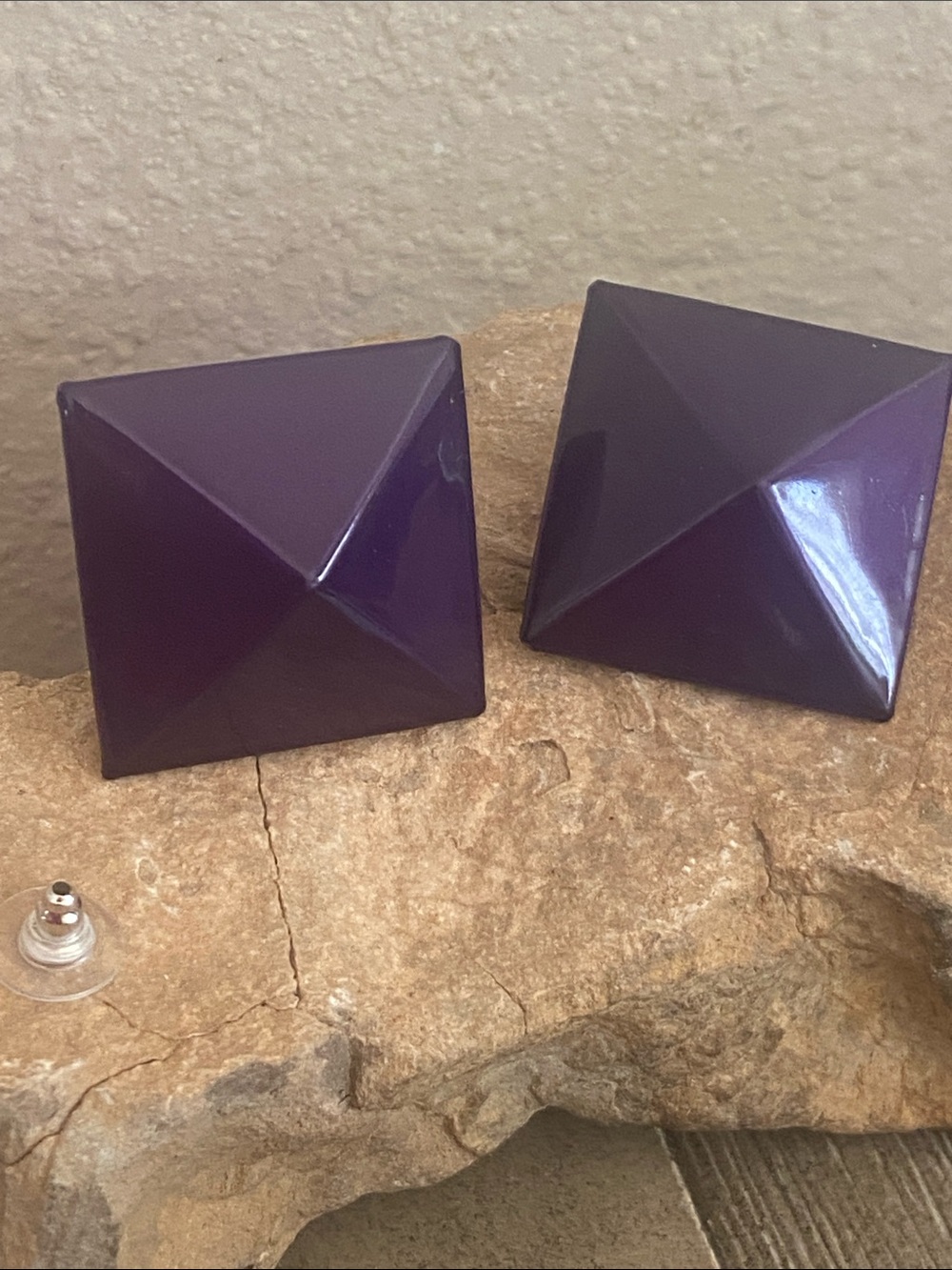 Vintage 80s Purple Enamel Hollow Alloy Pyramid Stud Earrings